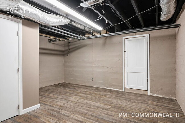 Building Photo - 507 4th St