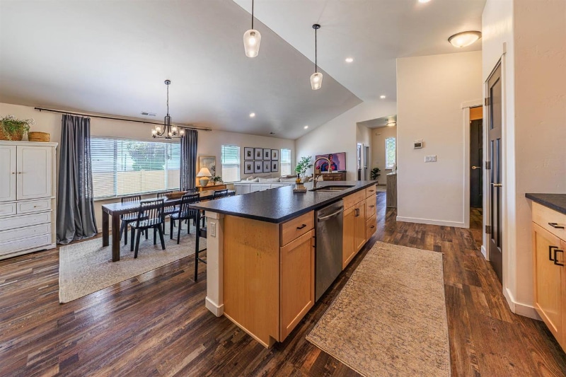 Building Photo - 450 Fox Meadows Ct