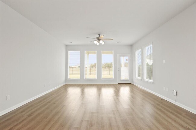 Building Photo - 209 Banyon Dr