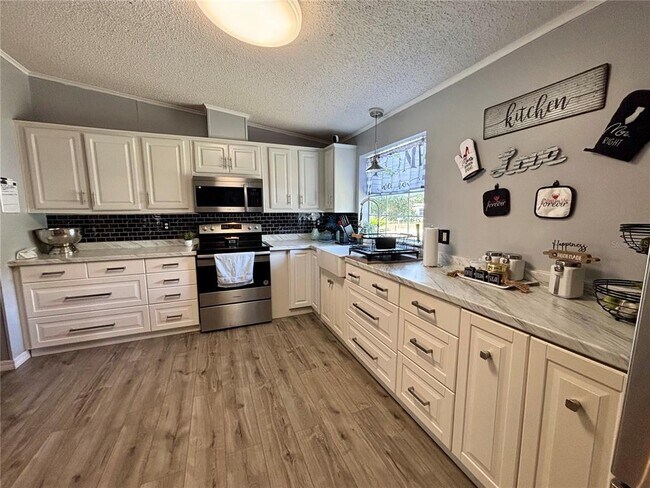 Building Photo - 6433 Orris St