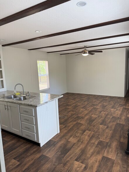 Building Photo - 12270 Venus Dr S