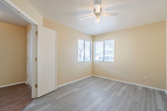 Building Photo - Spacious 3-Bed Tucson Rental with Garage &...