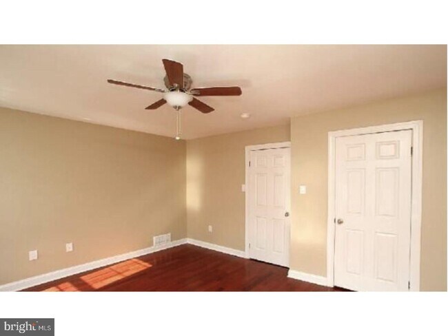 Building Photo - 2343 Catharine St