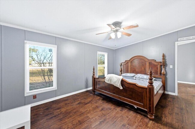 Building Photo - 2828 Sandusky Rd E