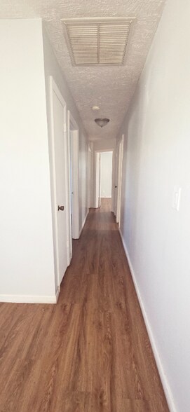 Building Photo - 351 W 21st St