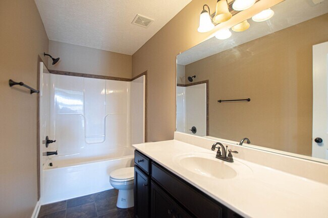 Building Photo - 613 Fennec Way