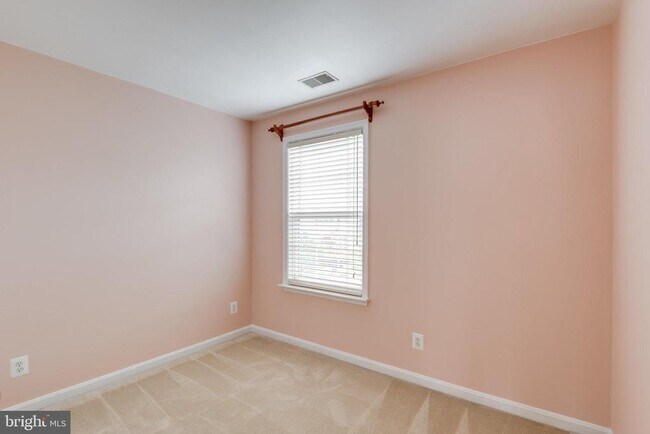 Building Photo - 43794 Virginia Manor Terrace