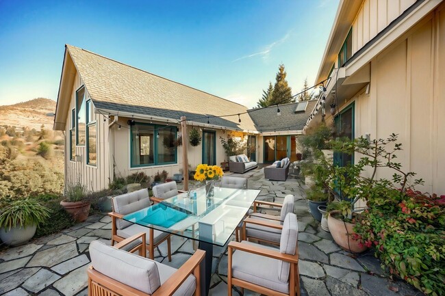 Primary Photo - STUNNING 3000 sq ft HOME OFF HILLCREST RD