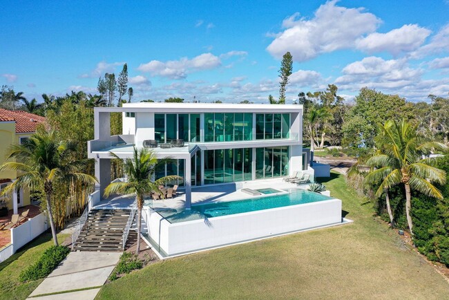 Primary Photo - Luxurious Bay Front Home