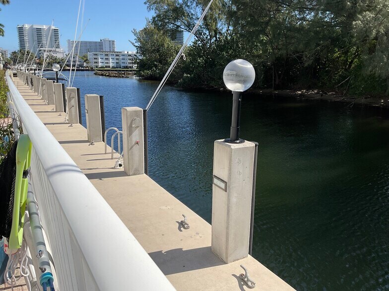 Building Photo - 2870 NE 14th Street Cswy