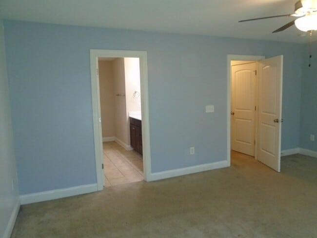 Building Photo - Stunning 5-Bedroom, 3.5-Bath Home with Bon...