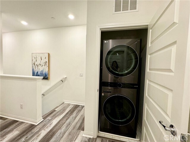 Building Photo - 164 Unity St