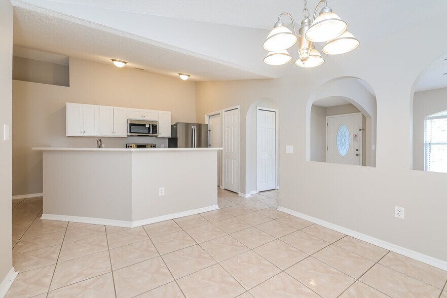 Building Photo - 5 Sequoia Way