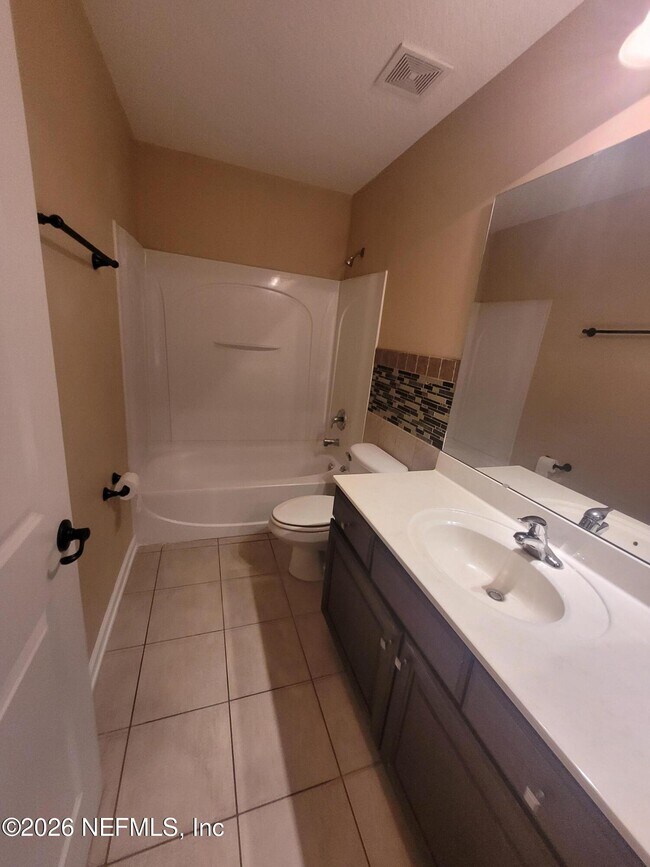 Building Photo - 680 Chestwood Chase Dr