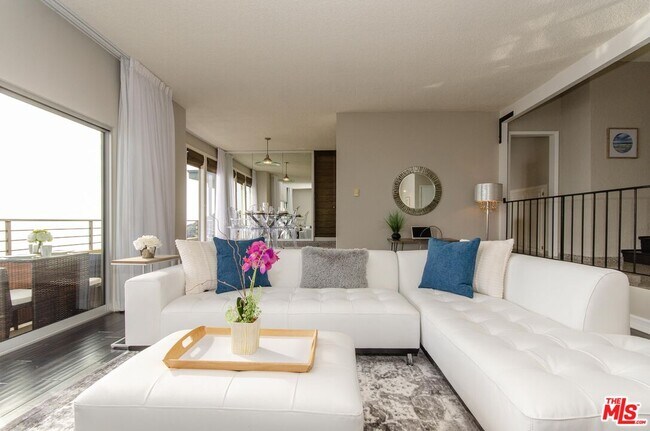 Primary Photo - 18065 Coastline Dr