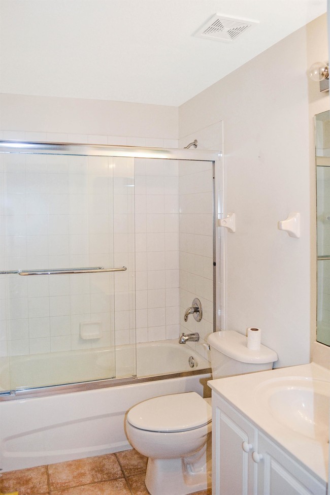 Building Photo - 9410 Ivy Brook Run