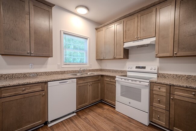 Building Photo - 37425 Mutiny Dr