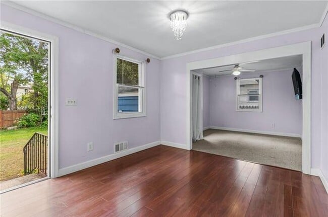 Building Photo - 45-47 Clym Street