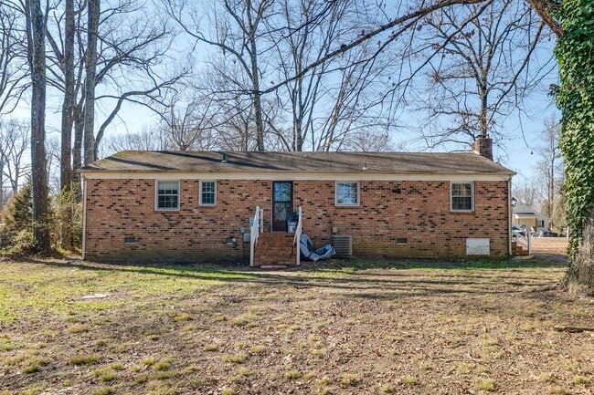 Building Photo - Beautiful Brick Ranch Available For Rent - Pets are welcome!!!