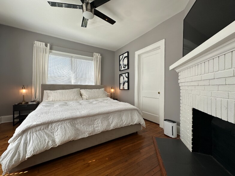 Building Photo - 1052 Rosedale Dr NE