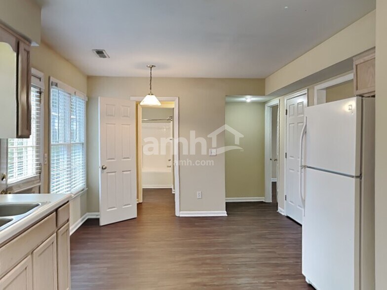 Building Photo - 3700 Whitley Ct