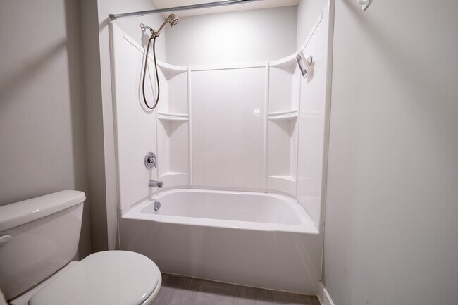 Building Photo - 17073 Dysart Pl