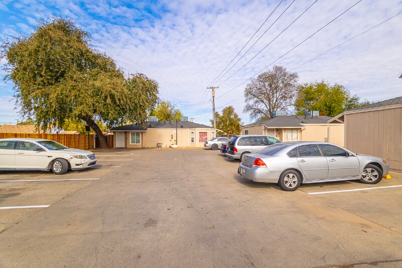 Building Photo - 1517 Nogales St