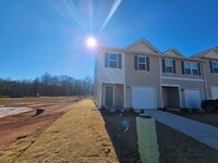 Building Photo - Like New Townhome in the heart of Newton