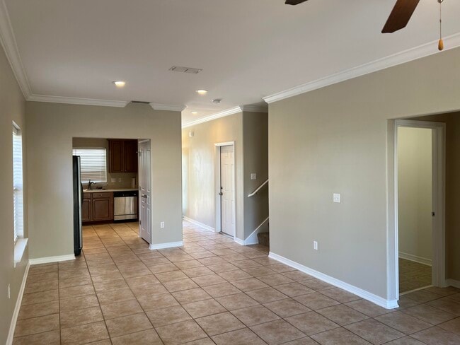 Building Photo - 8 Myrtle Oak Way