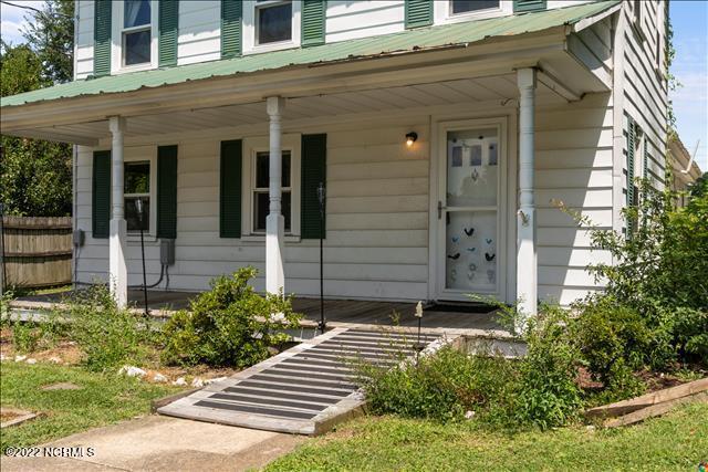 Building Photo - 203 S Elm St