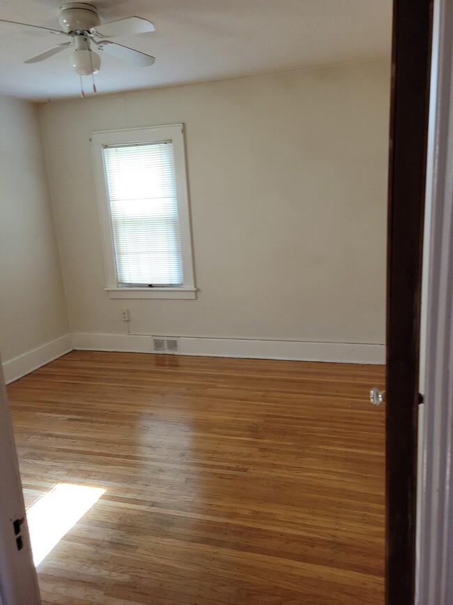 Bedroom 2 - 469 Maplewood Ave