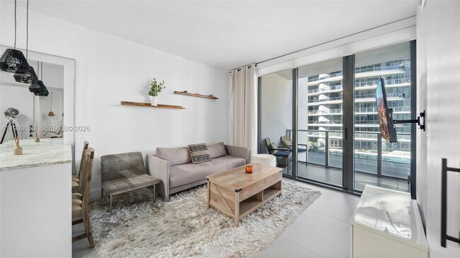 Building Photo - 1010 Brickell Ave