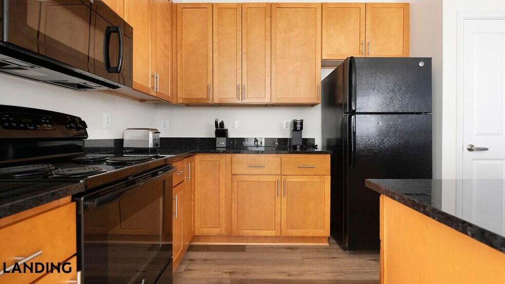 Building Photo - 909 Mansion Dr