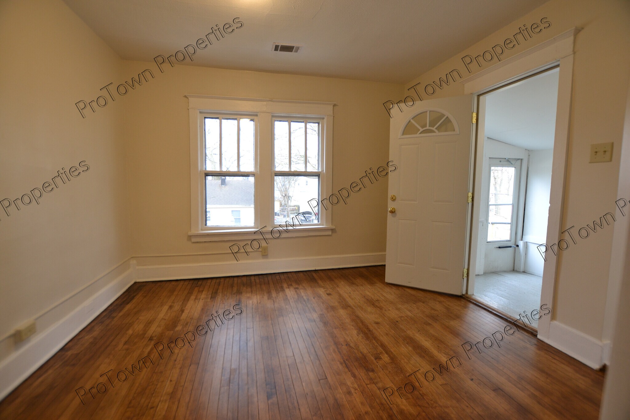Building Photo - 411 Krakar Ave