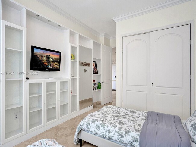 Building Photo - 3180 S Ocean Dr