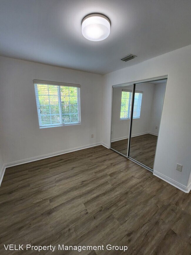 Building Photo - 3 br, 2.5 bath House - 2585 N Windsor Ave