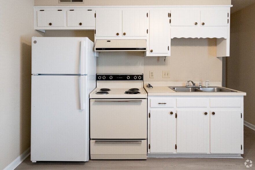 1BR,1BA - 500SF - Campbell Court