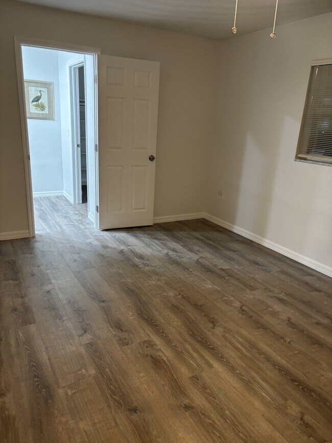 Building Photo - 537 Halyard Ln