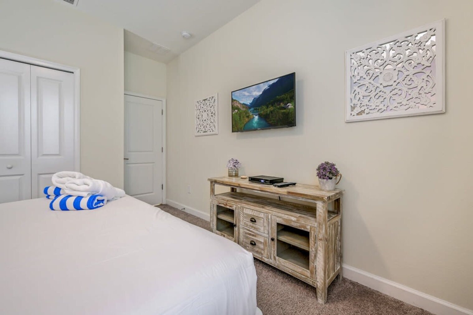 Building Photo - 4789 Kings Castle Cir