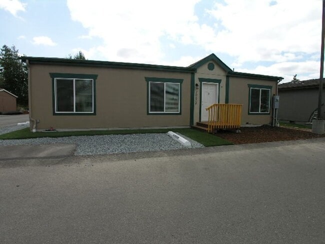 Primary Photo - 3bd/2 bath mobile home available 10/10