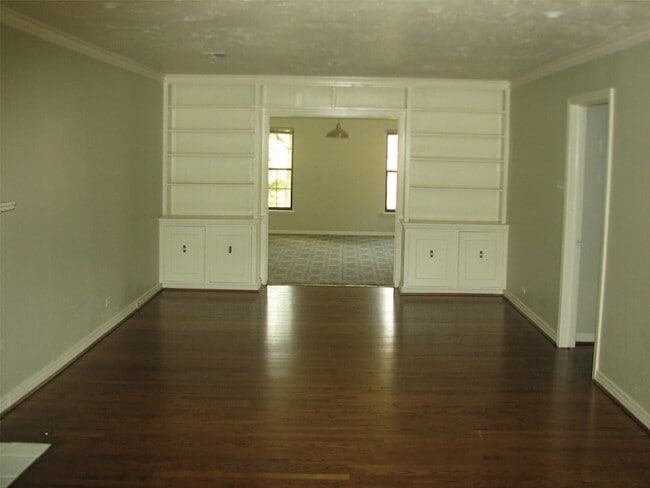 Building Photo - 10943 Desdemona Dr