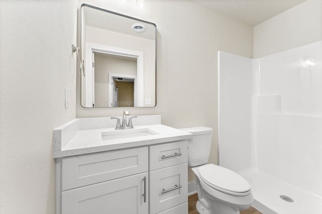 Building Photo - Available May 15!