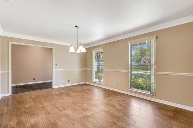 Building Photo - 119 Rio Pinar Dr