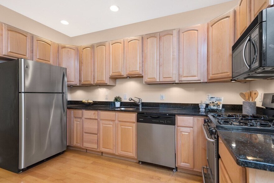 Building Photo - 6 Howell St