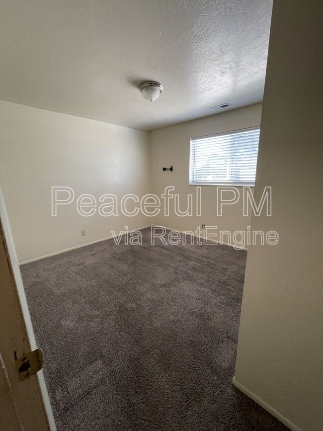 Building Photo - 4693 S Arlington Park Dr
