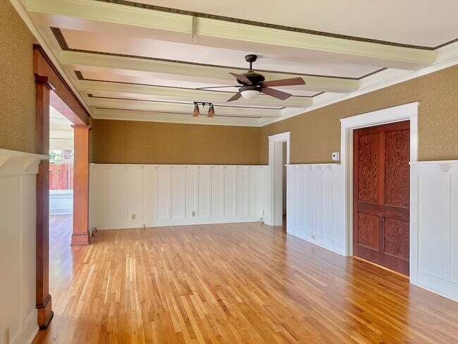 Building Photo - Meticulously Restored 1920s Craftsman on a Private, Hedged Lot | Pet Friendly!