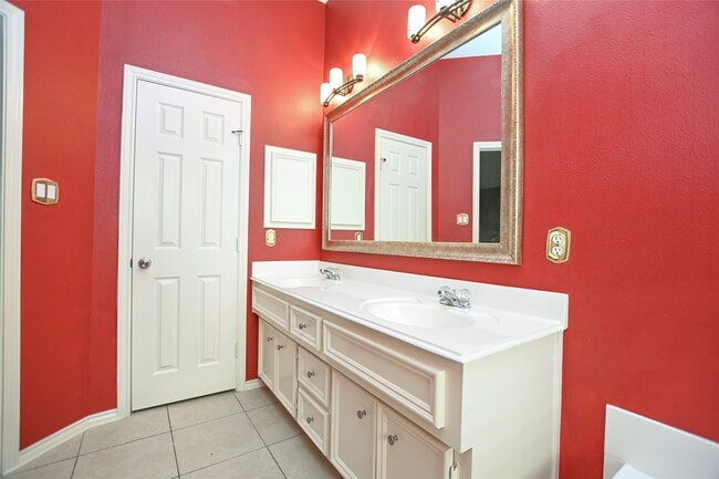 Building Photo - 2123 Castle Gardens Ln