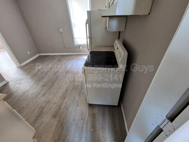 Building Photo - 2935 N Aldrich Ave