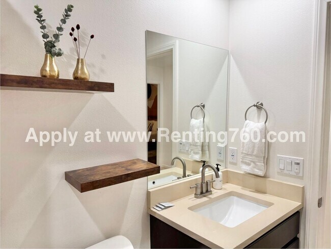 Building Photo - COMING SOON - Modern 4 Bedroom 2 Bathroom Home In Storey Park!