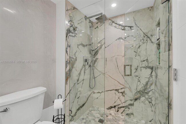 Building Photo - 18071 Biscayne Blvd